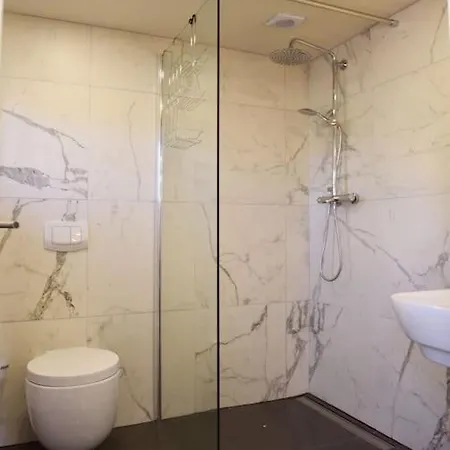 Forsthaus / بيت للعطل *