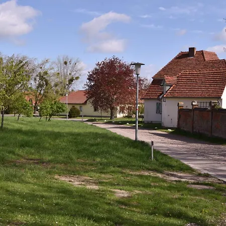 Forsthaus / * Lelkendorf