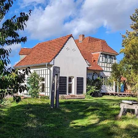 Ferienhaus Forsthaus / *